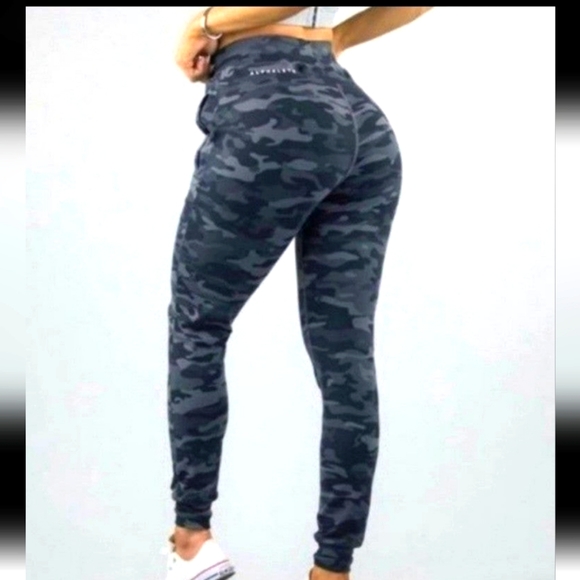 Alphalete Premium Joggers - Picture 1 of 4